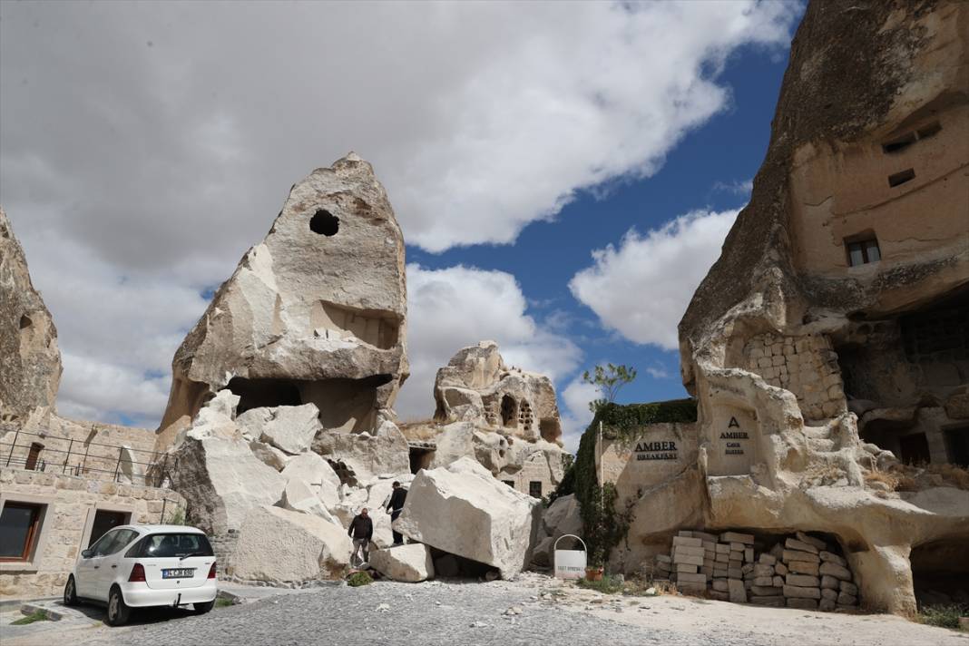 Kapadokya'da milyonlarca yıllık peribacası yıkıldı 4